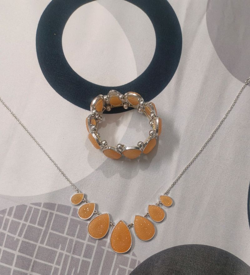 Neck Piece With Bracelet