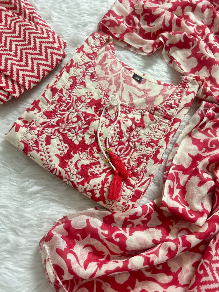 Elegant Red &amp; White Kurta Set