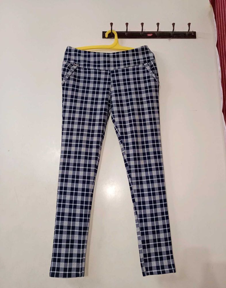 Trendy Plaid Pants 👖