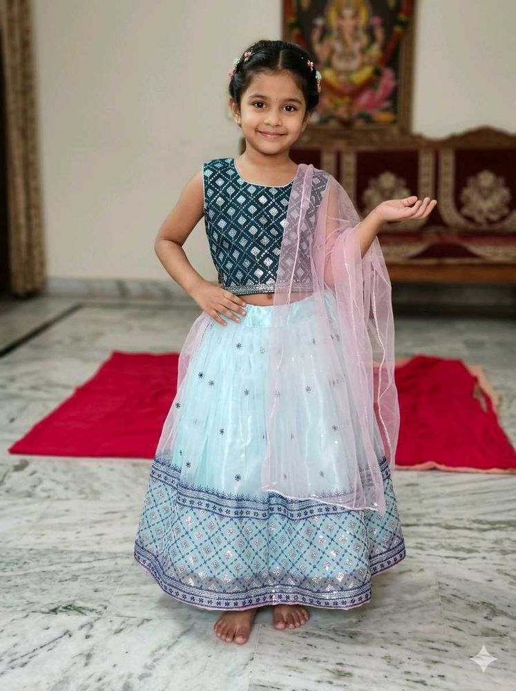 #पार्टी वियर Beautiful Lehenga choli Set