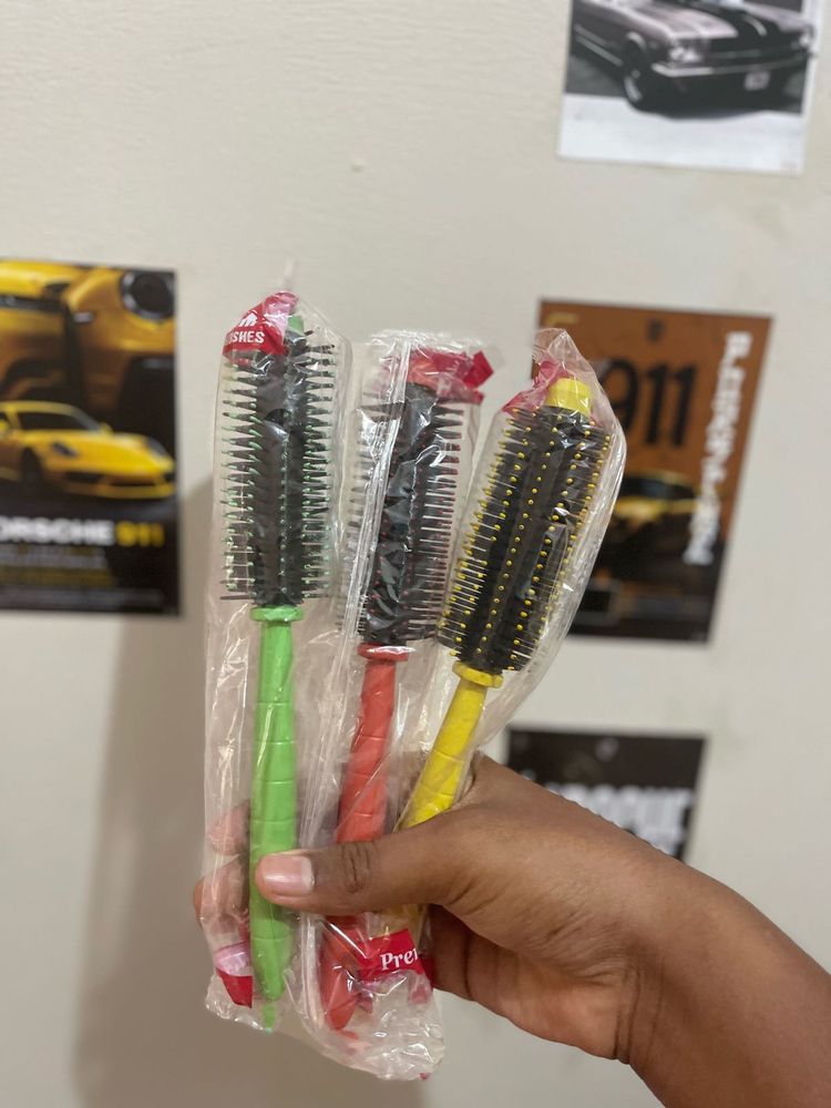 3 Round Hair Brushes – Brand New &amp; Unused