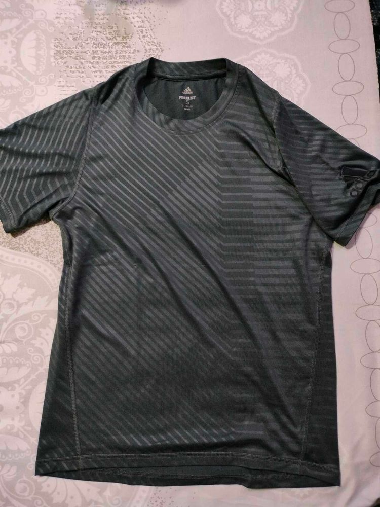 adidas tshirt for gym
