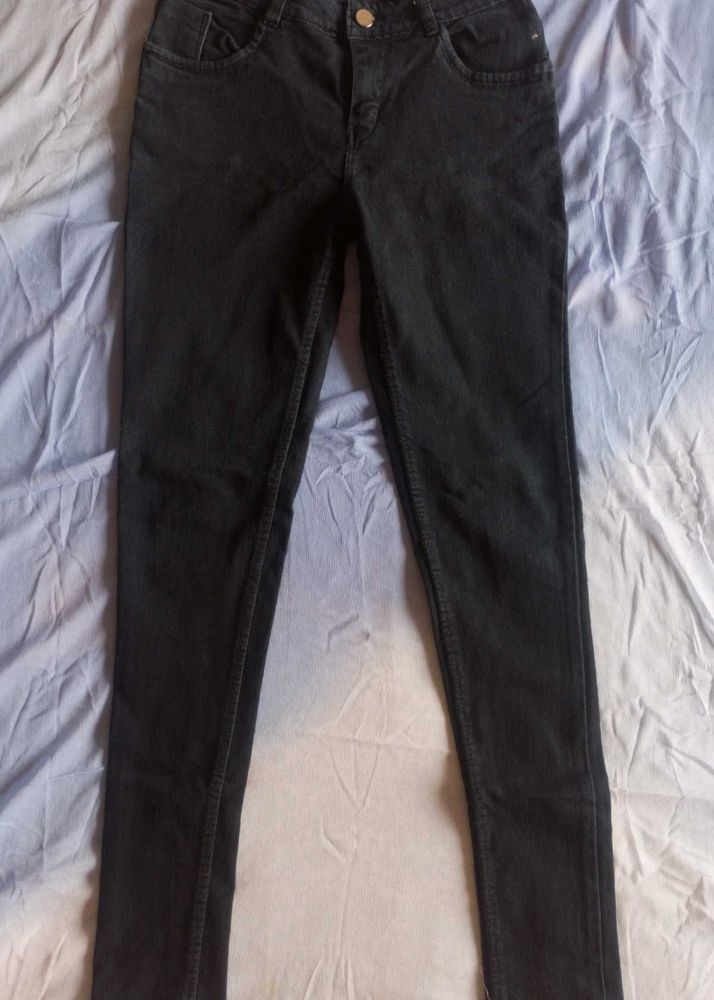 Classic Black Denim Skinny Jeans