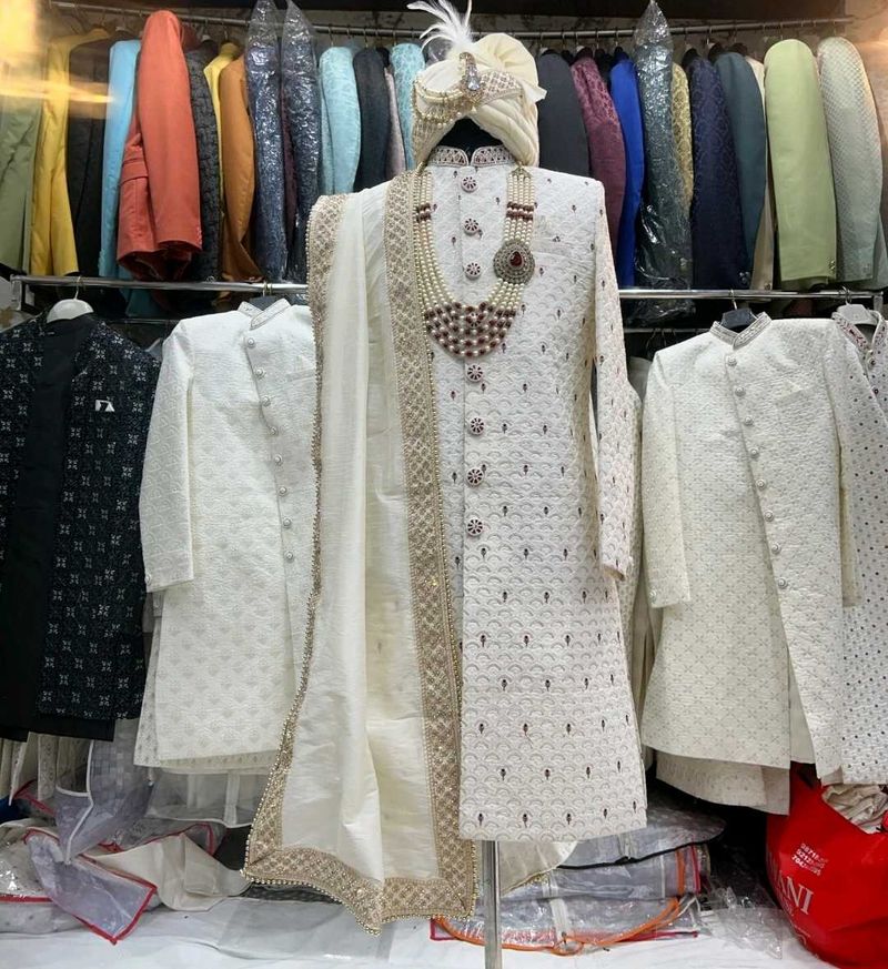 Men's Off-White Sherwani Set
