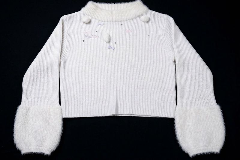 crop white color  Sweater
