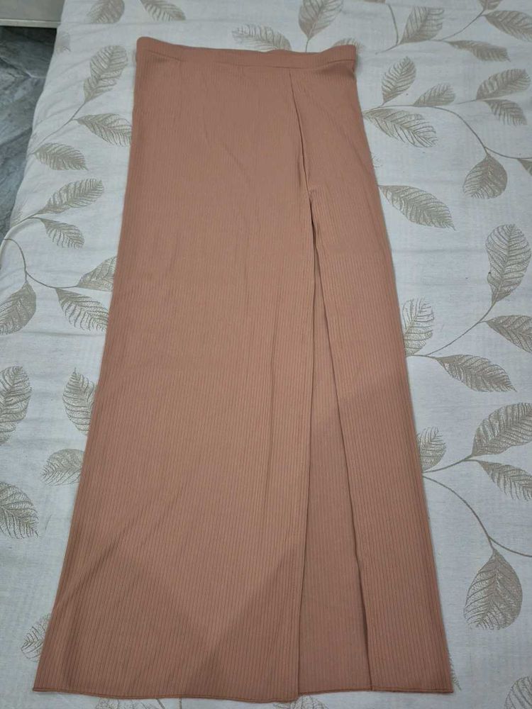 Ribbed High-Waist Maxi Skirt with Slit