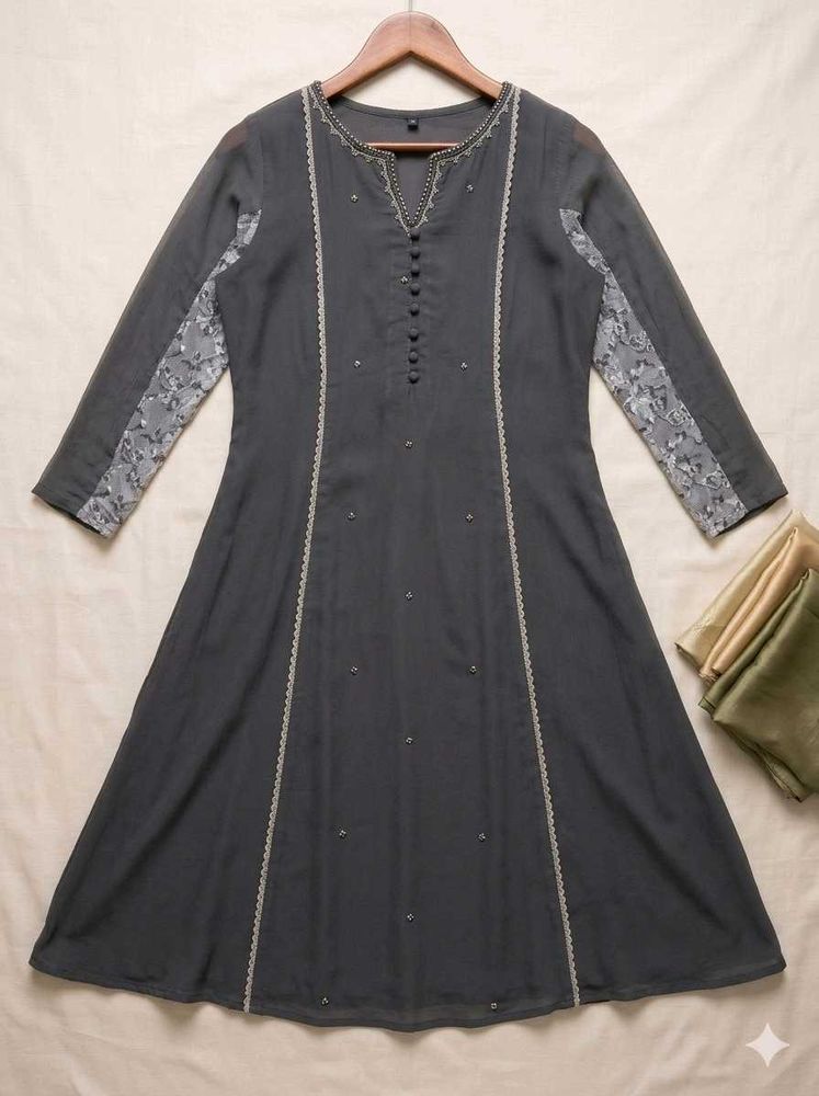 Elegant Grey Kurta with Floral Sleeves