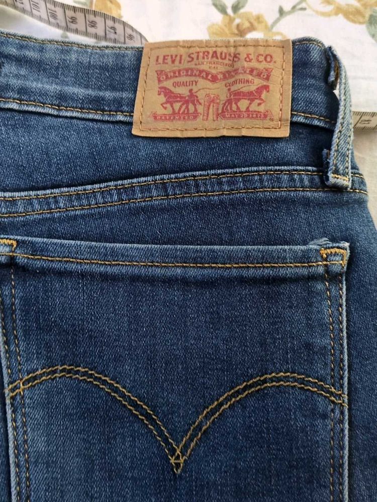 Levi's Jeans - Classic Blue Denim