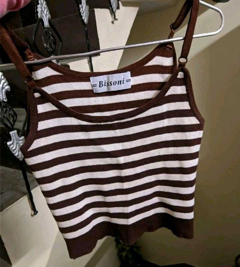 Fitted Sleevless Crop Top