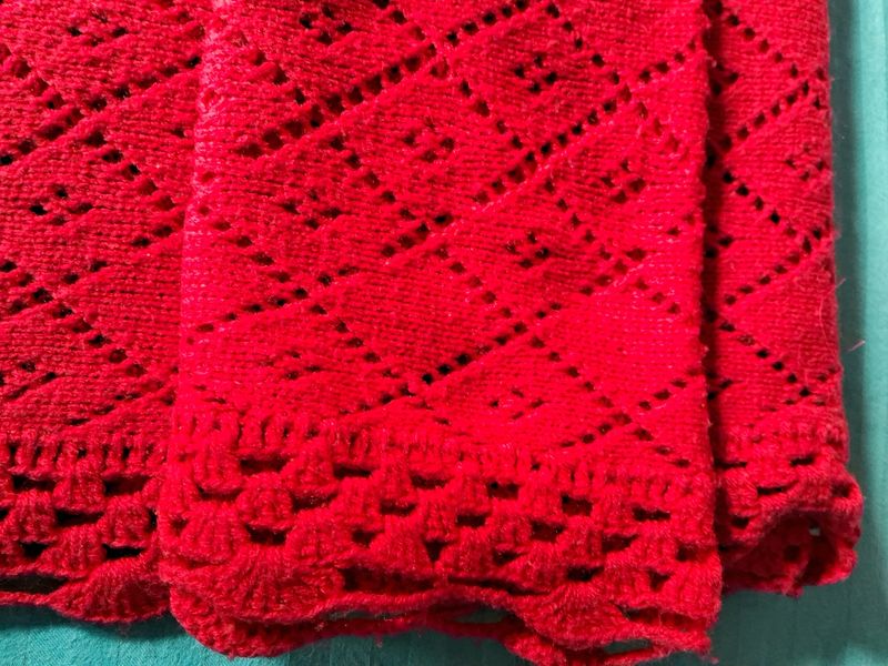 Red Woolen Slole