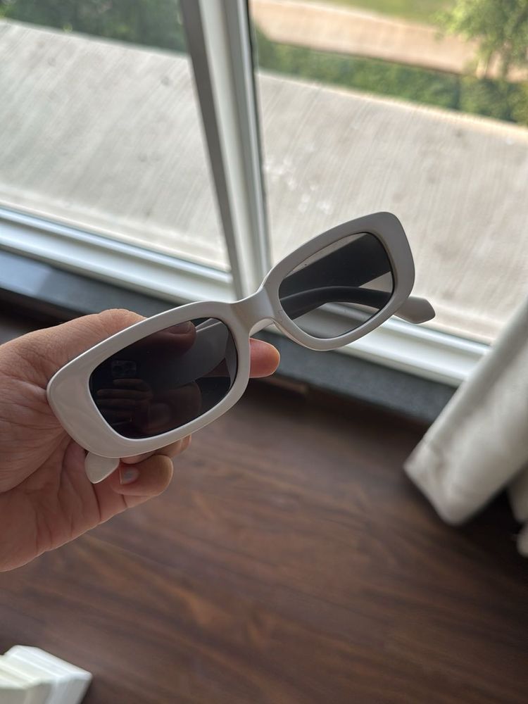 Stylish White Rectangular Sunglasses