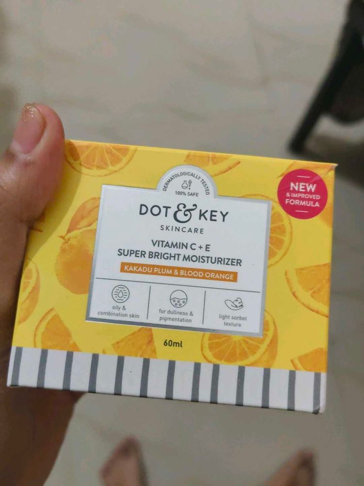 Dot &amp; Key Super Bright Moisturizer
