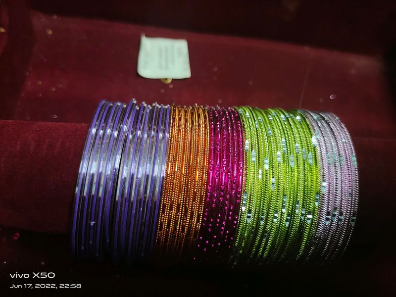 Bangles multicolor used hardly once 2.6size