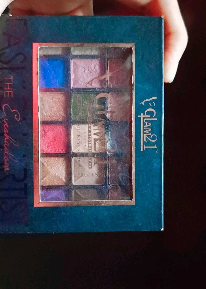 GLAM21 Eye Shadow Palette
