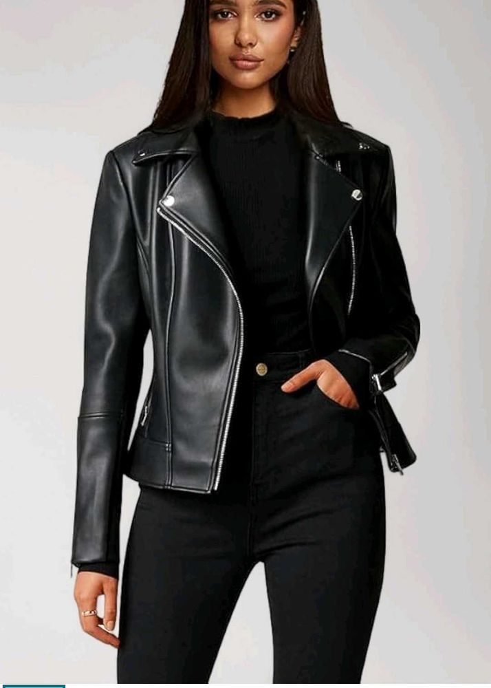 (NEVER WORN)Classic Black Faux Leather Biker Jacke