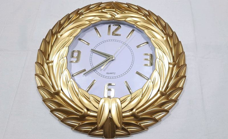 Wall Clock &amp; Decor ⏰️