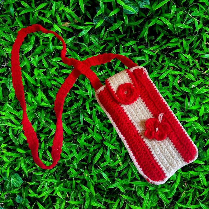 Red &amp; White Crochet Phone Bag