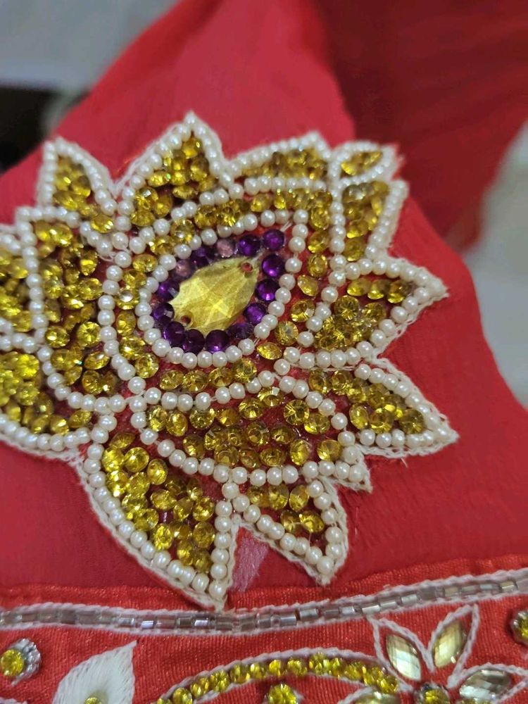 i am selling lehnga saree with full of beads