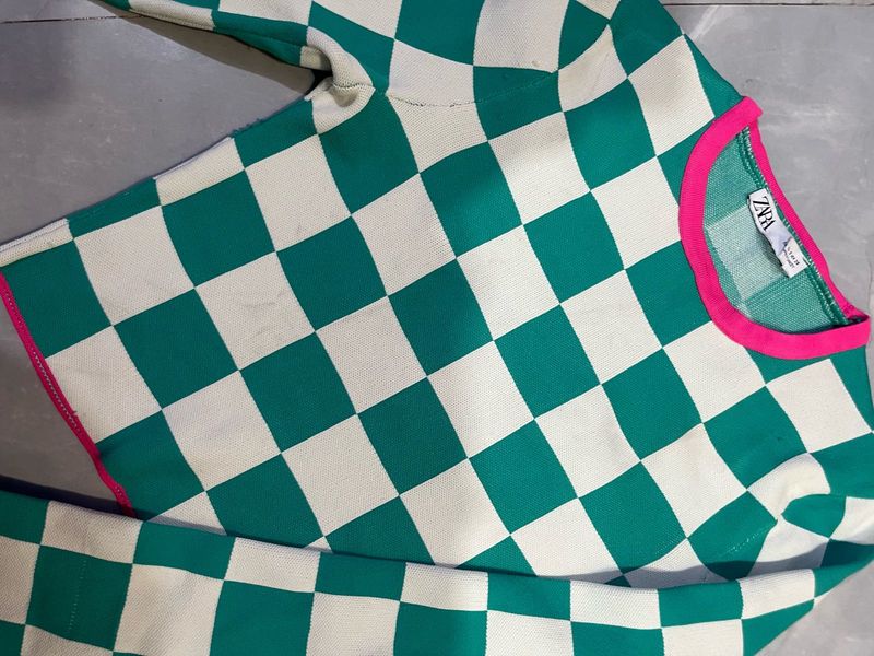 💚✨ Green &amp; White Checkered Top ✨💚