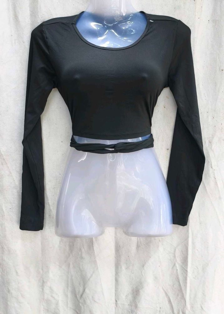 61209. Chic Black Long Sleeve Crop Top