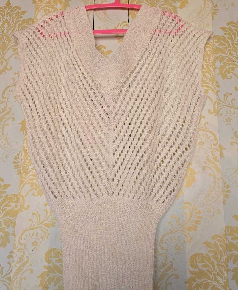 Sheer Knit V-Neck Sleeveless Top