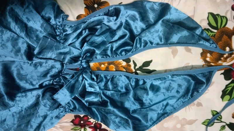 BACKLESS NIGHT DRESS