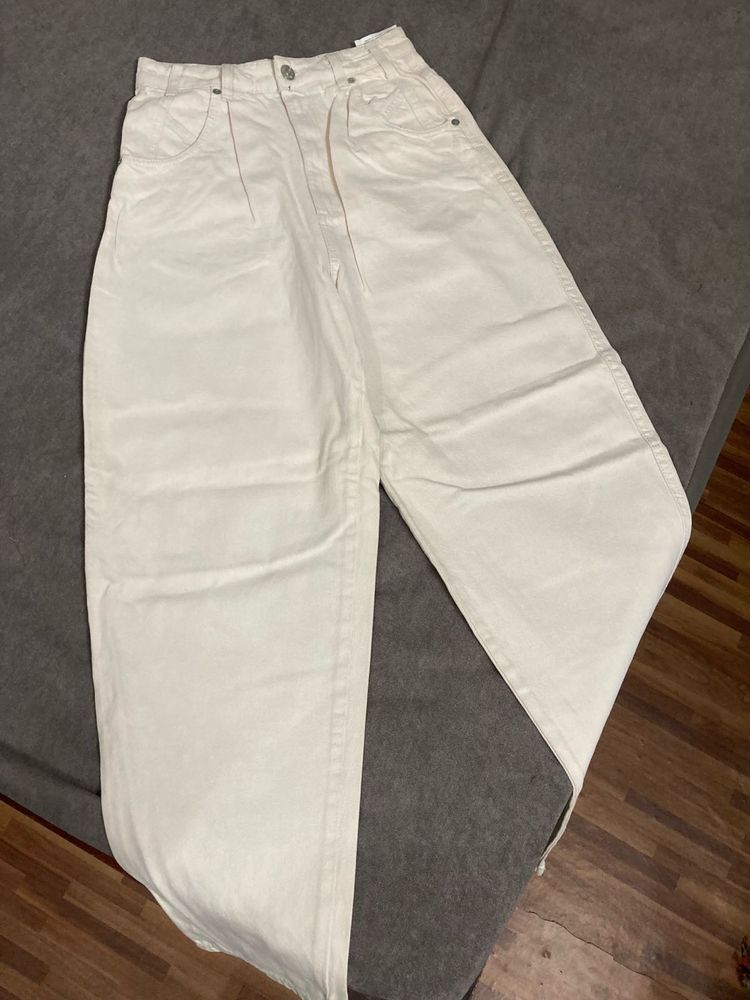 ZARA off white Jeans
