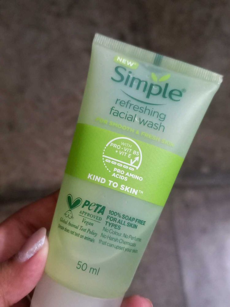Simple Refreshing Facial Wash