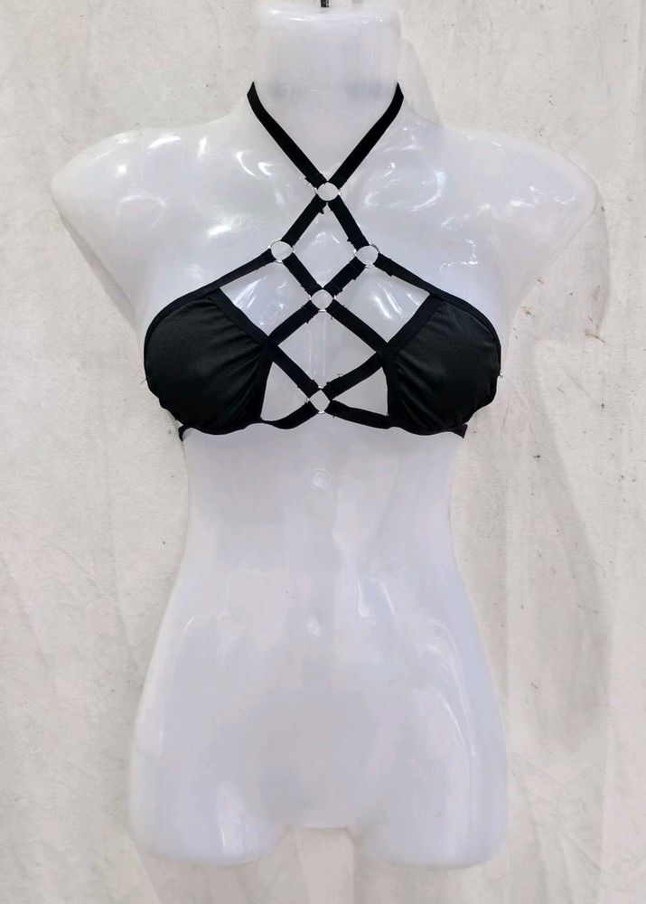 7258. Strappy sexy BRALLETE