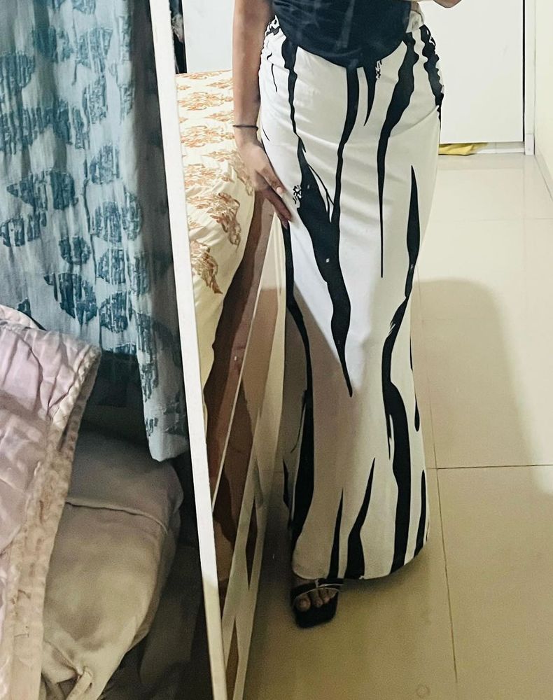 White &amp; Black Patterned Maxi Skirt