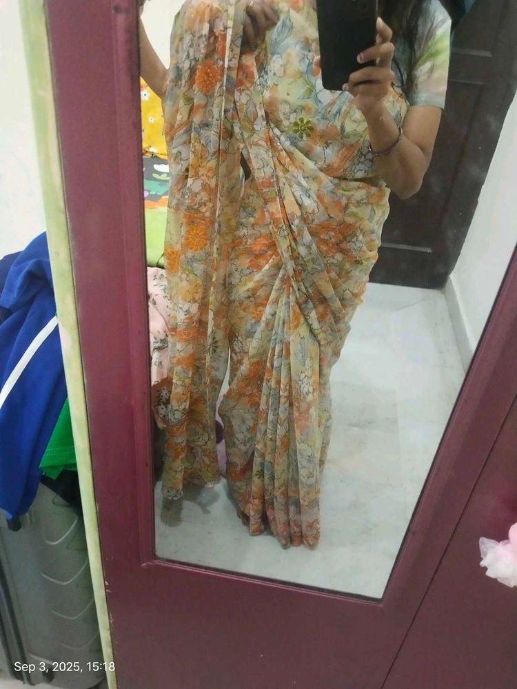 Floral Print Saree With Thread Embroidery