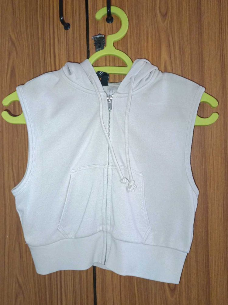 Sleeveless Cropped Hoodie
