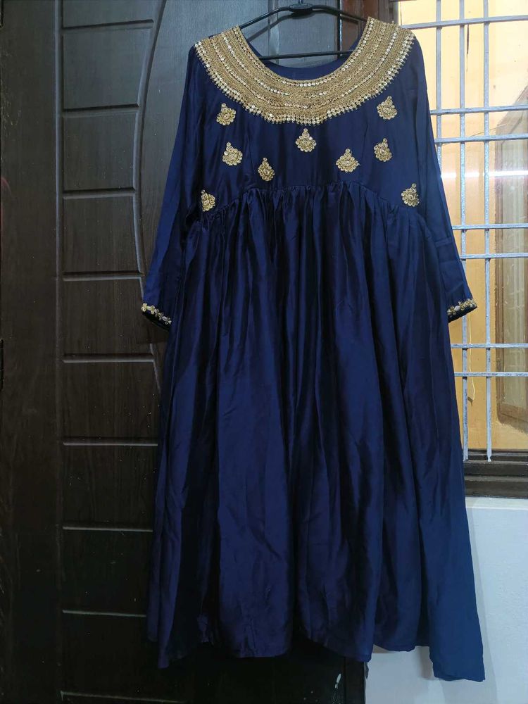 Elegant Blue Kurta with Gold Embellishments