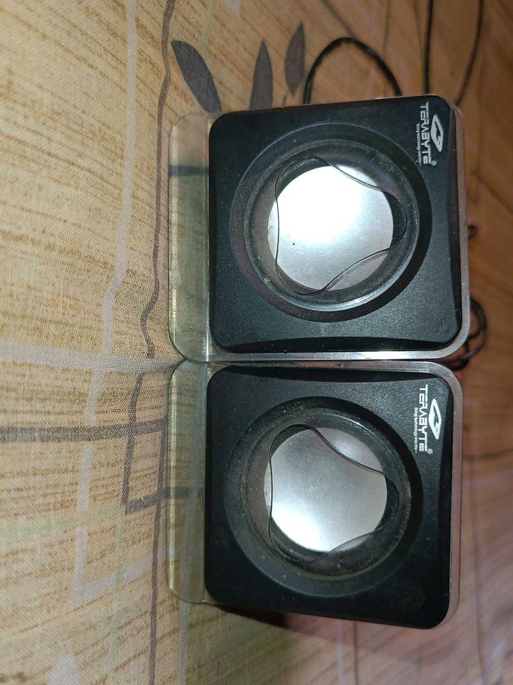 Bluetooth And Aux Speaker