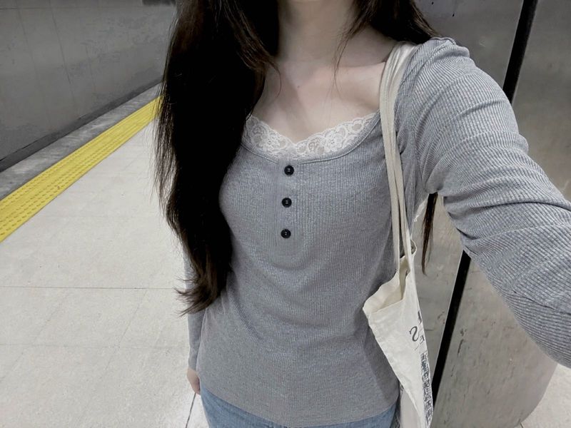 grey henley ribbed top(H&amp;M)