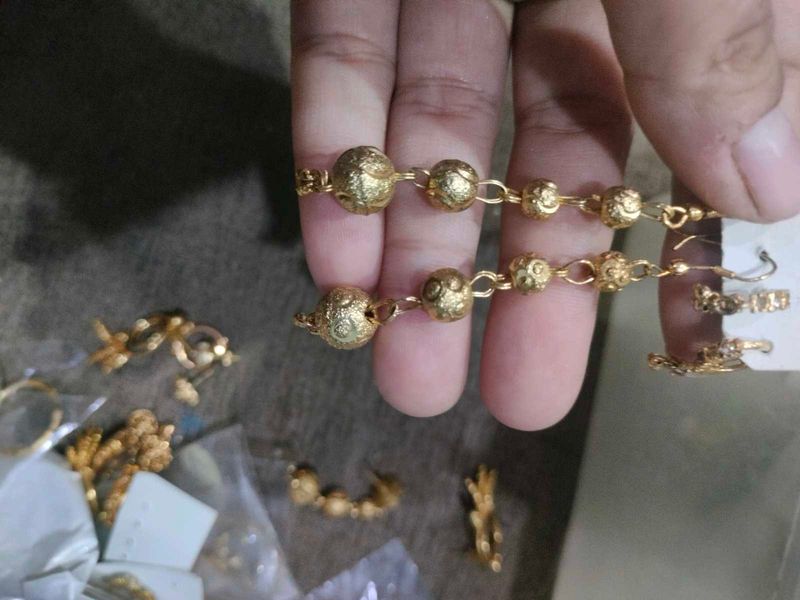 Gold Tone Beaded Jewellery Set