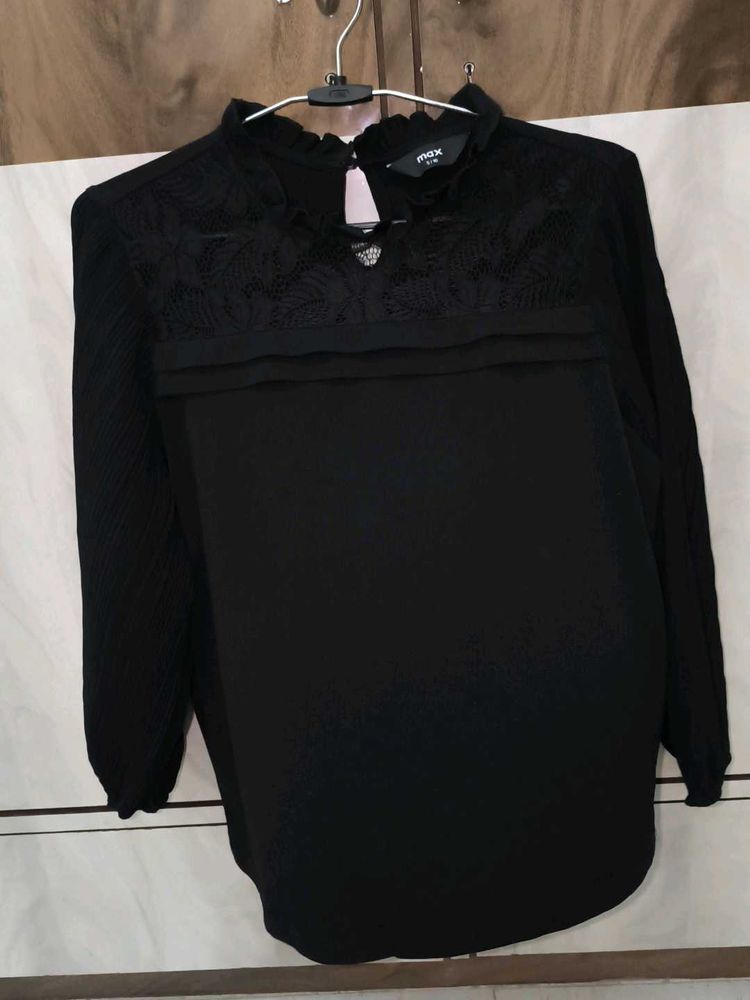 Elegant Black 3/4th sleeve Top