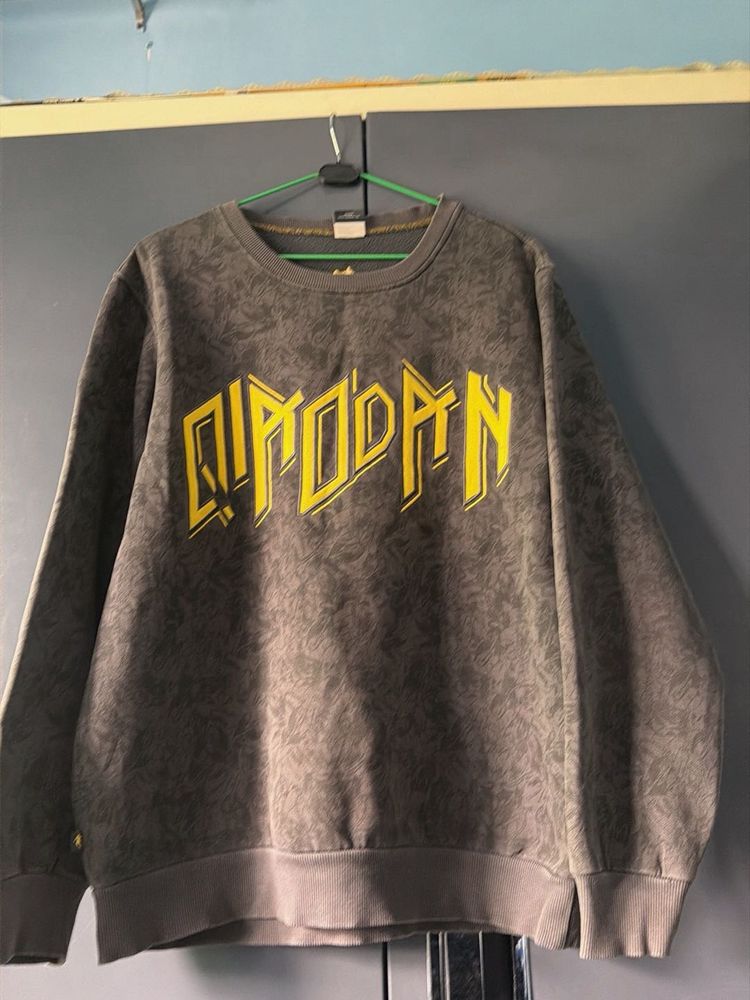 Graphic Print Sweatshirt