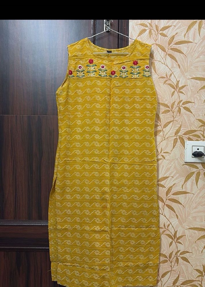 Elegant Yellow Embroidered Kurta