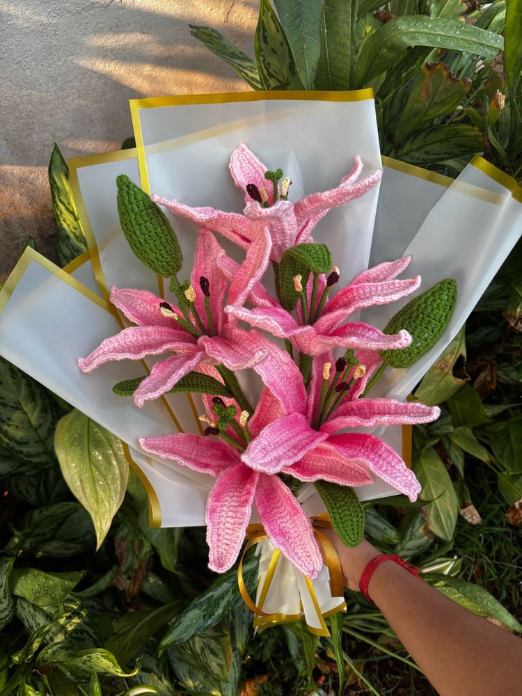 crochet lilies bouquet