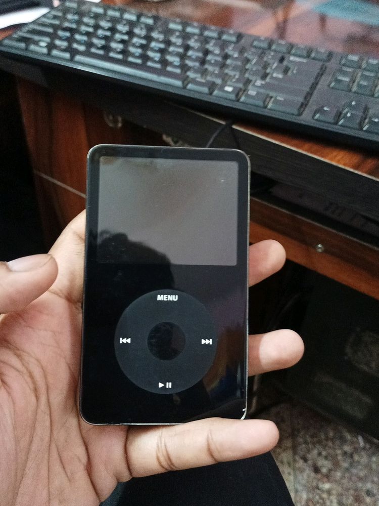 Ipod 32gb Variant Sum Software Issu I Don't Know How To Repair.