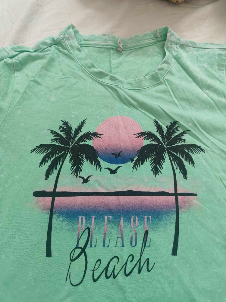 Beach Vibes Graphic Tee