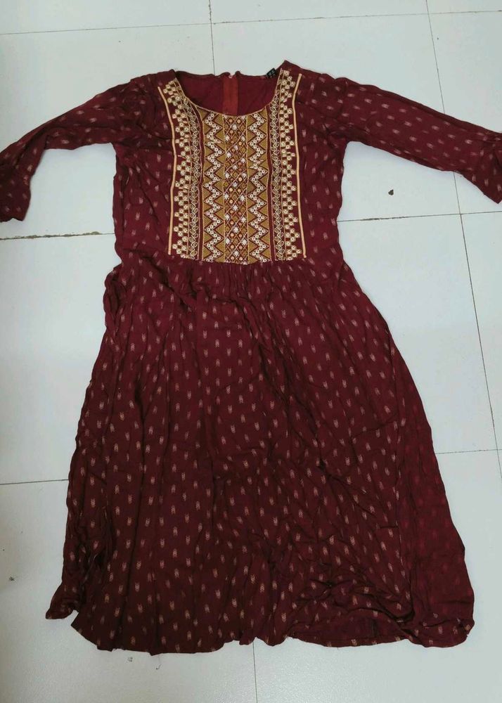 Maroon Kurta with Intricate Embroidery