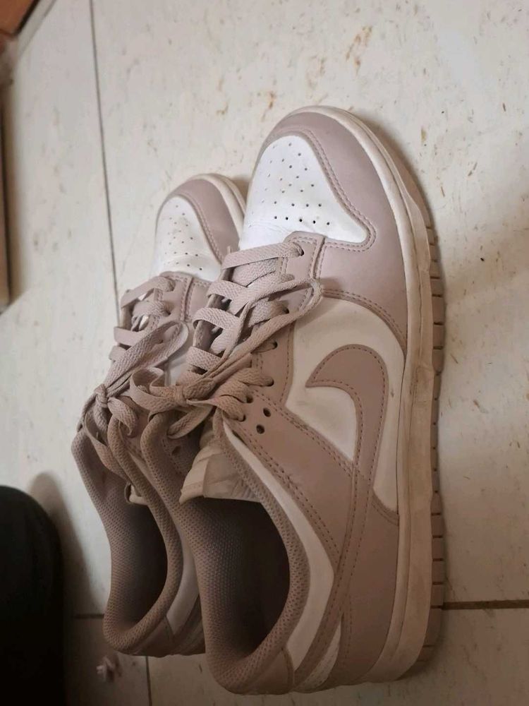 Nike Dunk Low Sneakers