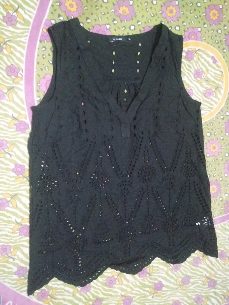 Chic Black Eyelet Sleeveless Top