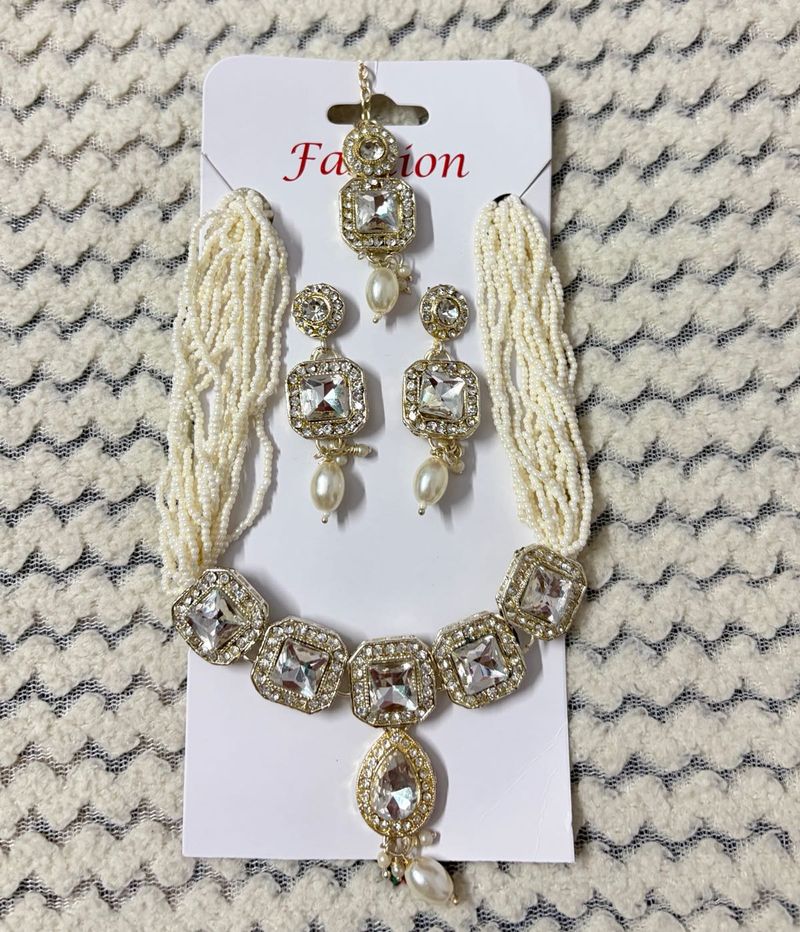 Elegant Pearl &amp; Crystal Necklace Set
