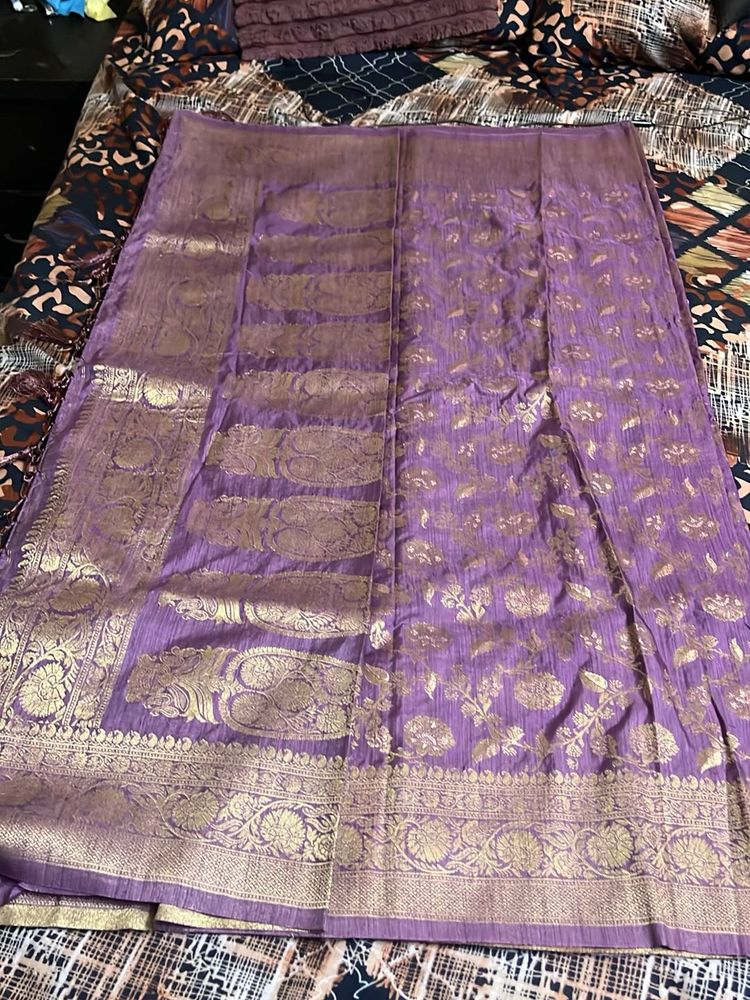 Elegant Purple Saree with Gold Weaving