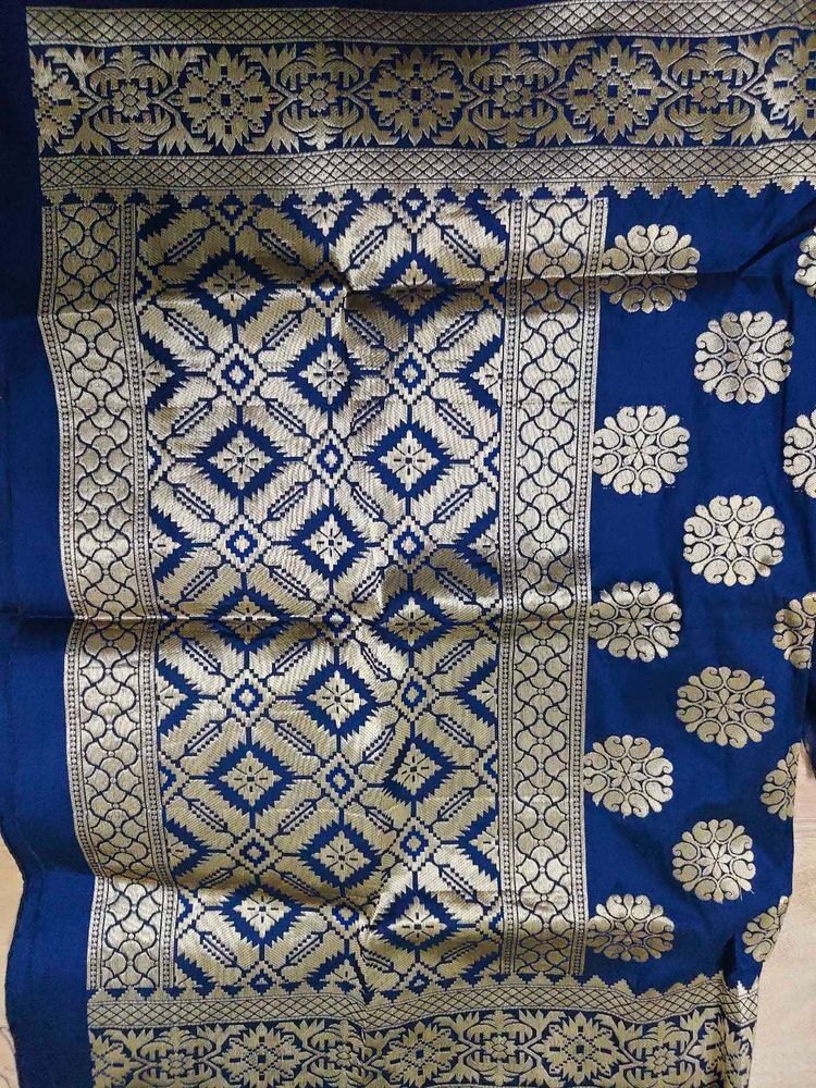 Elegant Blue &amp; Gold Banarasi Silk dupatta