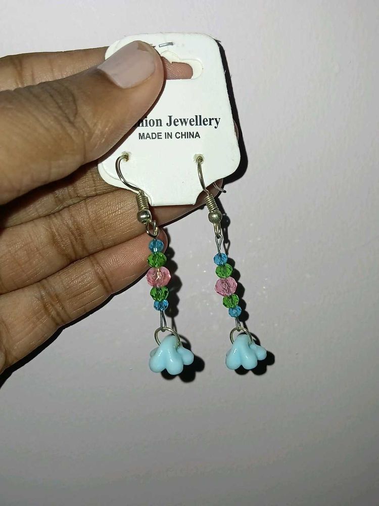 Cute Floral earrings 🩷💙🌸