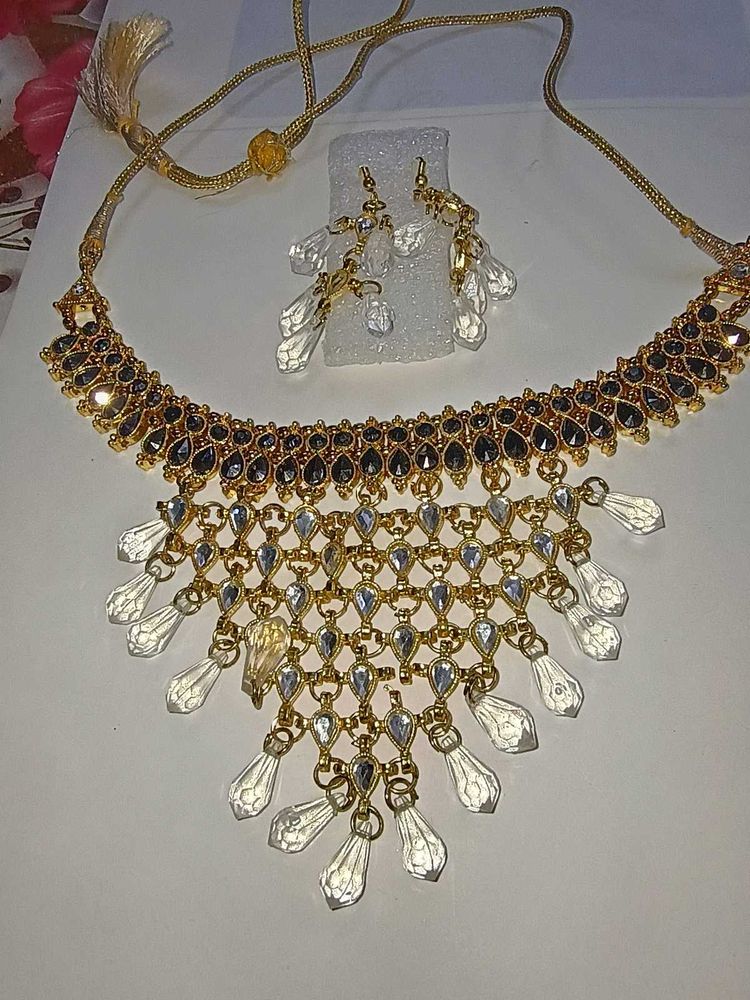 Stunning 22 carat Gold plated set